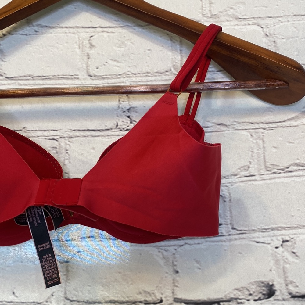 Victoria's Secret Red Gold Dot Underwire Padded Bra Size 32C Excellent Condition - Picture 10 of 10
